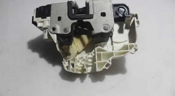 Chrysler Sebring (JS) Front door lock
