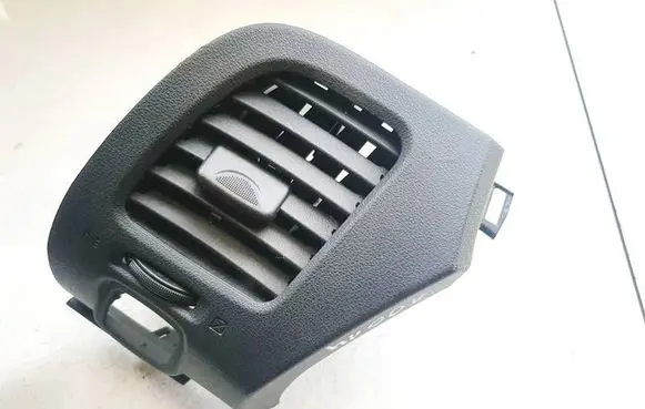 Nissan Leaf I (ZE0) Dash center air vent grill 687603nm0a 687603nm0b