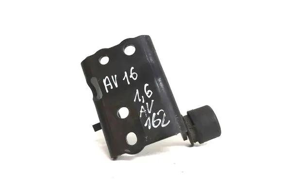 Toyota Avensis T270 Engine mounting bracket