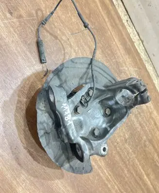 BMW 1 E81 E87 Front wheel hub 6773210