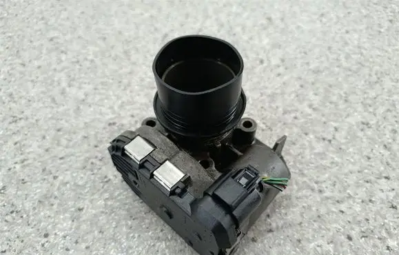 Nissan Qashqai Throttle body valve