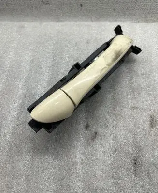 Mercedes-Benz E W211 Rear door exterior handle 00009E22