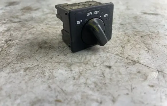 Nissan Patrol Y61 Differential lock switch 