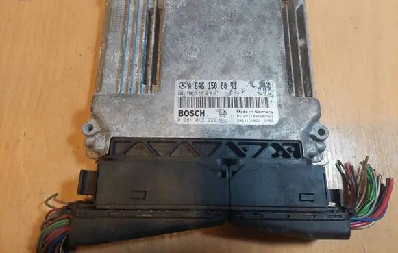 Mercedes-Benz C W203 Engine control unit/module ECU 0281012222 A6461500091 CR3.44
