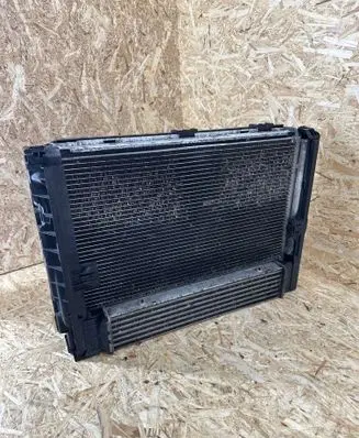BMW 3 E90 E91 Coolant radiator 781291303 6233367 521394731