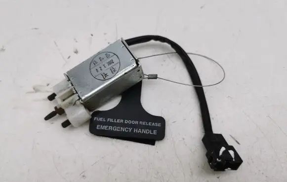 KIA Sorento Fuel tank cap lock 