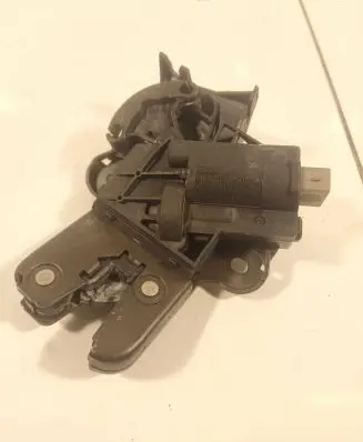 Audi A4 S4 B7 8E 8H Tailgate/trunk/boot lock/catch/latch 4F5827505C