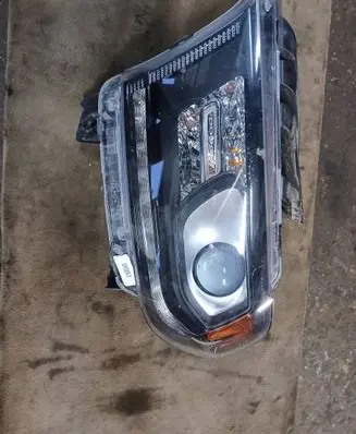 Dodge Durango Headlight/headlamp 68261183AE T20250B 10S1701