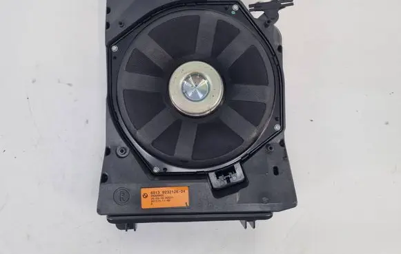 BMW 1 F20 F21 Subwoofer speaker 9232126 20117311H 48009502