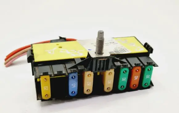 Peugeot 5008 Fuse module MT8PPL2963