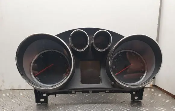 Opel Insignia A Speedometer (instrument cluster) 13333351