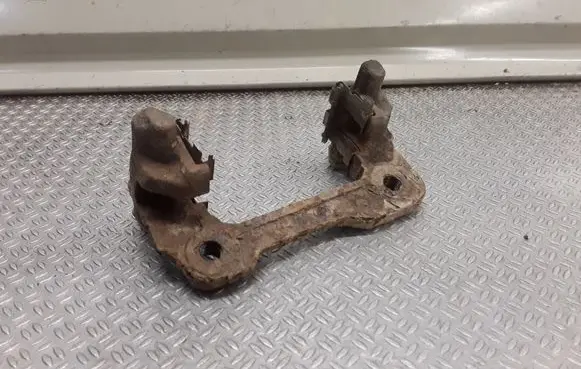 Suzuki Vitara (ET/TA) Front Brake Caliper Pad/Carrier 