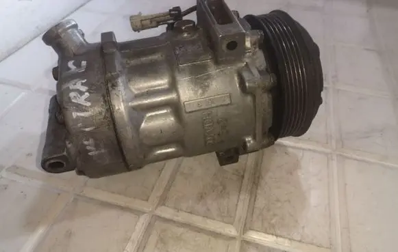 Opel Vectra C Air conditioning (A/C) compressor (pump) 3681407345