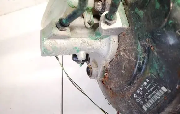 Audi A4 S4 B6 8E 8H Master brake cylinder