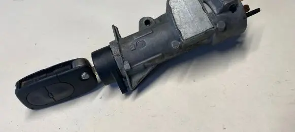 Audi A6 S6 C5 4B Ignition lock 1112971819