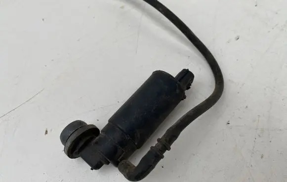 Toyota Corolla E110 Windshield washer spray nozzle 