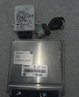 BMW 5 E39 Engine ECU kit and lock set 7785540 28RTE449 0281001830