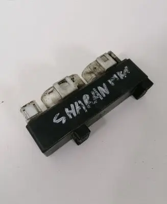 Volkswagen Golf IV Coolant fan relay 701919506A