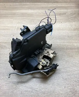 Audi A4 S4 B6 8E 8H Front door lock RIGHTSIDE