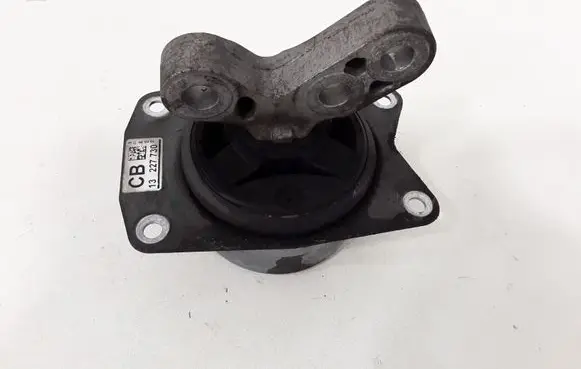 Opel Insignia A Engine mount bracket 13227730