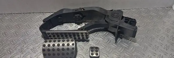 Mercedes-Benz C W203 Accelerator throttle pedal A1703000082