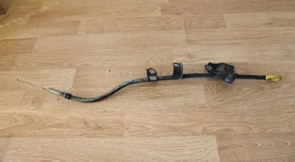 Toyota Avensis T250 Oil level dip stick 