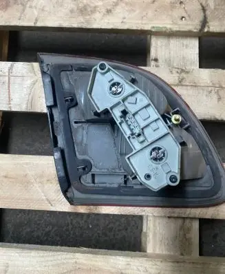 Mercedes-Benz E W211 Tailgate rear/tail lights a2118201464