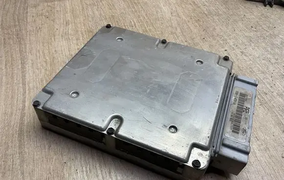 Ford Mondeo MK I Engine control unit/module 95bb12a650ua