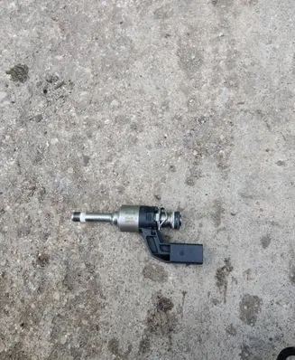 Volkswagen PASSAT B7 Fuel injector 03C906036k 036K