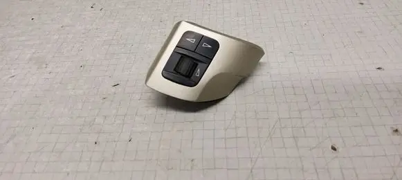 Opel Zafira B Steering wheel buttons/switches 13126750