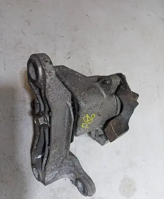 Mazda CX-9 Engine mount bracket