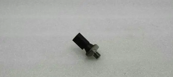 Volkswagen PASSAT B6 Oil pressure sensor 038919081H