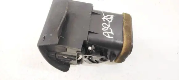 Opel Astra G Dash center air vent grill