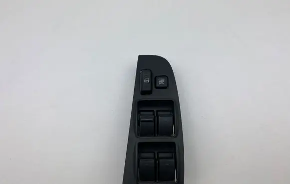 Toyota Avensis T250 Electric window control switch 8482005100 37168A340C06