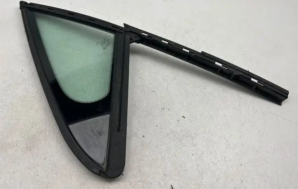 Peugeot 508 Front door vent window glass four-door 43R000112 E000002