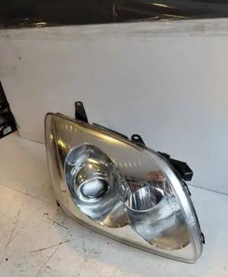 Toyota Avensis T250 Headlight/headlamp