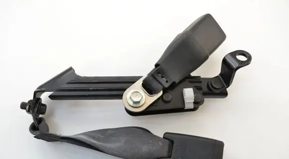 Lexus LS 460 - 600H Rear seatbelt buckle 