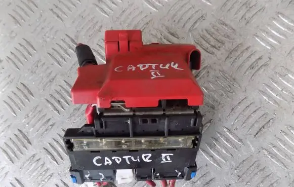 Renault Captur II Battery relay fuse 