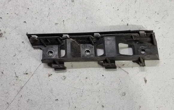 Volkswagen Golf V Front bumper mounting bracket 3C0807184