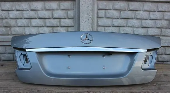 Mercedes-Benz E W212 Tailgate/trunk/boot lid A2127500975