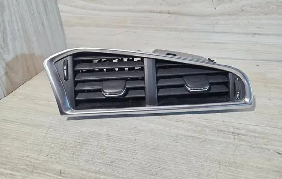 Citroen C4 II Dash center air vent grill 9676609977