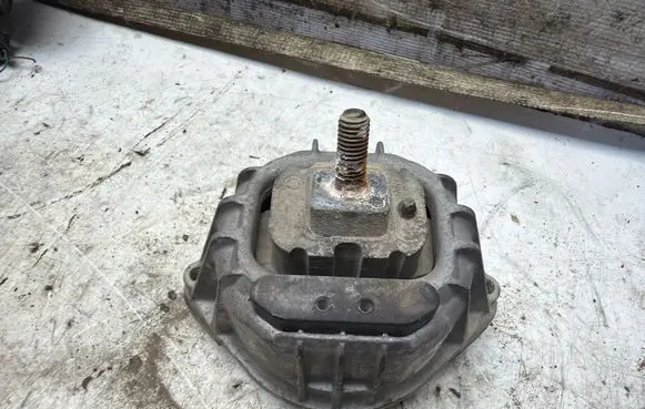 BMW X1 E84 Engine mount bracket 13981112