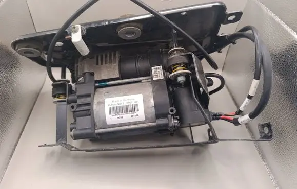Volvo XC90 Air suspension compressor/pump 15155002012 191216 RV00Q01