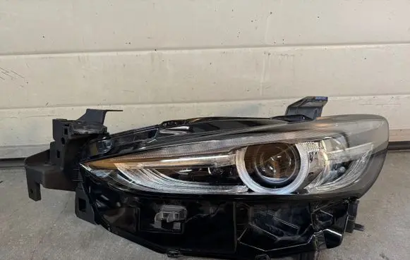 Mazda 6 Headlight/headlamp GRF551040