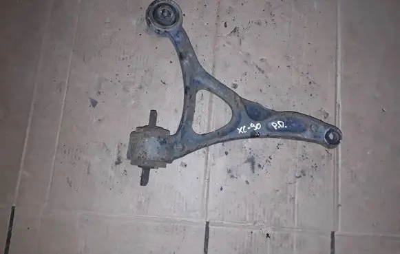 Volvo XC90 Front lower control arm/wishbone NOCODE