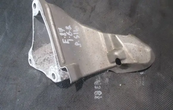BMW 1 E81 E87 Engine mounting bracket 6764574 ENAC40610 24168110