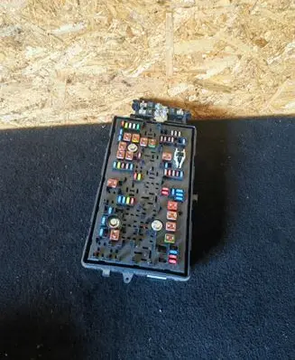 Opel Insignia A Fuse module 13485545