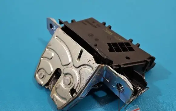 Opel Astra H Tailgate/trunk/boot lock/catch/latch 495058724 IMPRK1533872