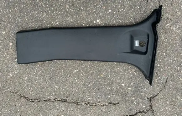 Nissan Patrol Y61 (B) pillar trim (bottom) 76916VD205