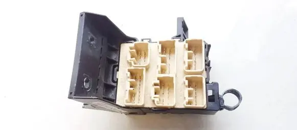 Toyota Avensis T250 Fuse box set 8273405020 82734-05020